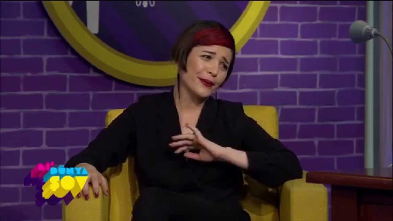 Bi Dünya Şov: Gonca Vuslateri: Vasfiye Teyze'yi canlandırıyor