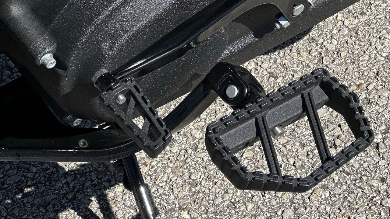 Install and Review of the Kuryakyn Riot Mini Floor Boards and Riot Shift peg  Harley-Davidson