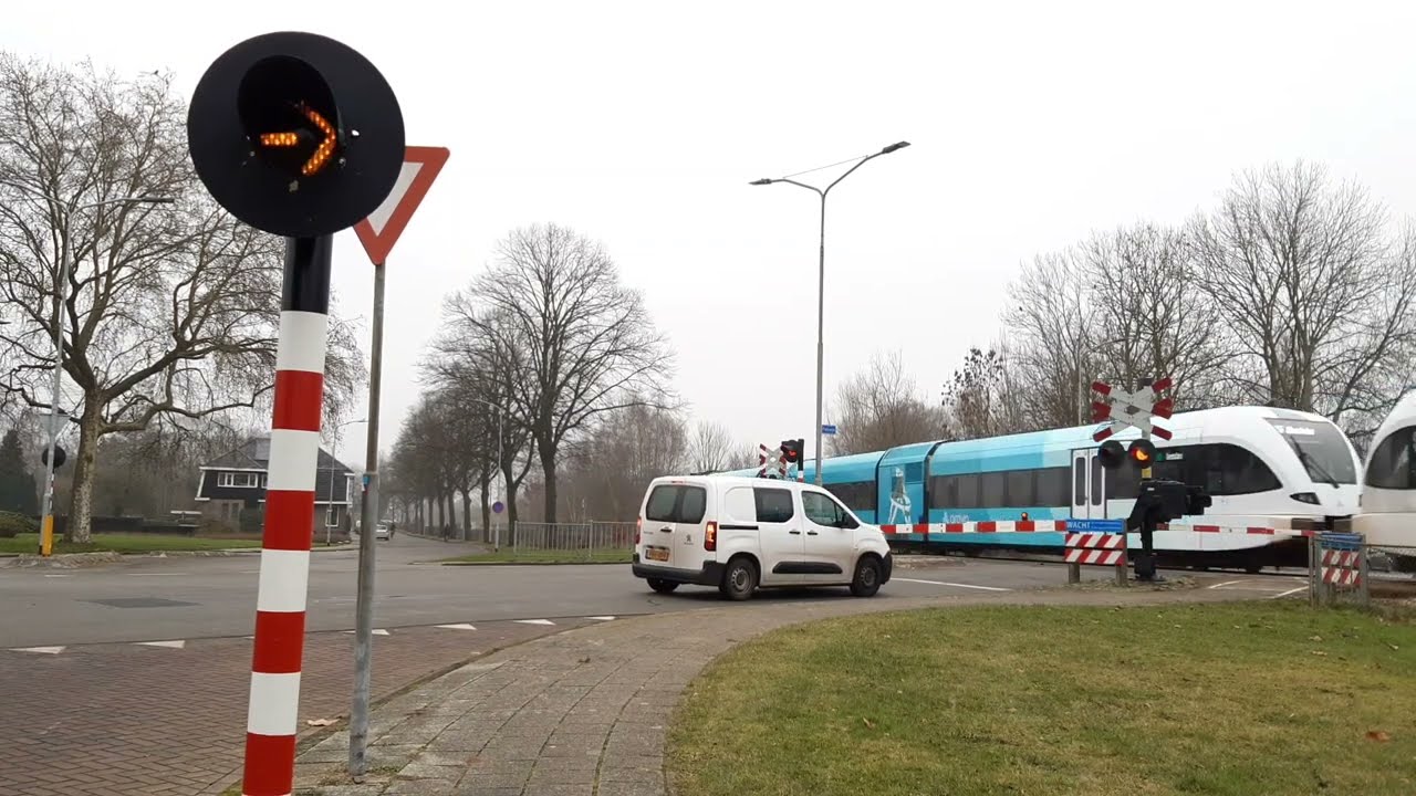 Spoorwegovergang Hoogezand // Dutch Railroad Crossing