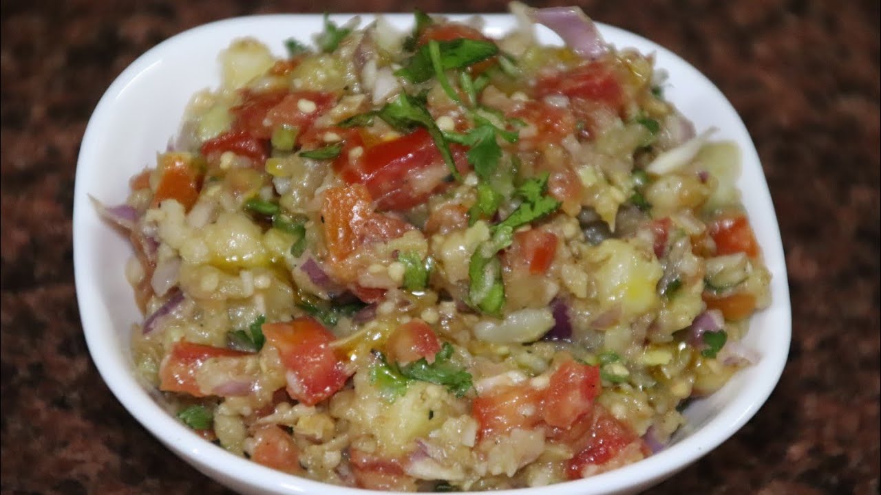 आलू बैंगन का चोखा बनाने की विधि - Baingan ka Chokha Recipe - Roasted Eggplant Potato Bharta Recipe