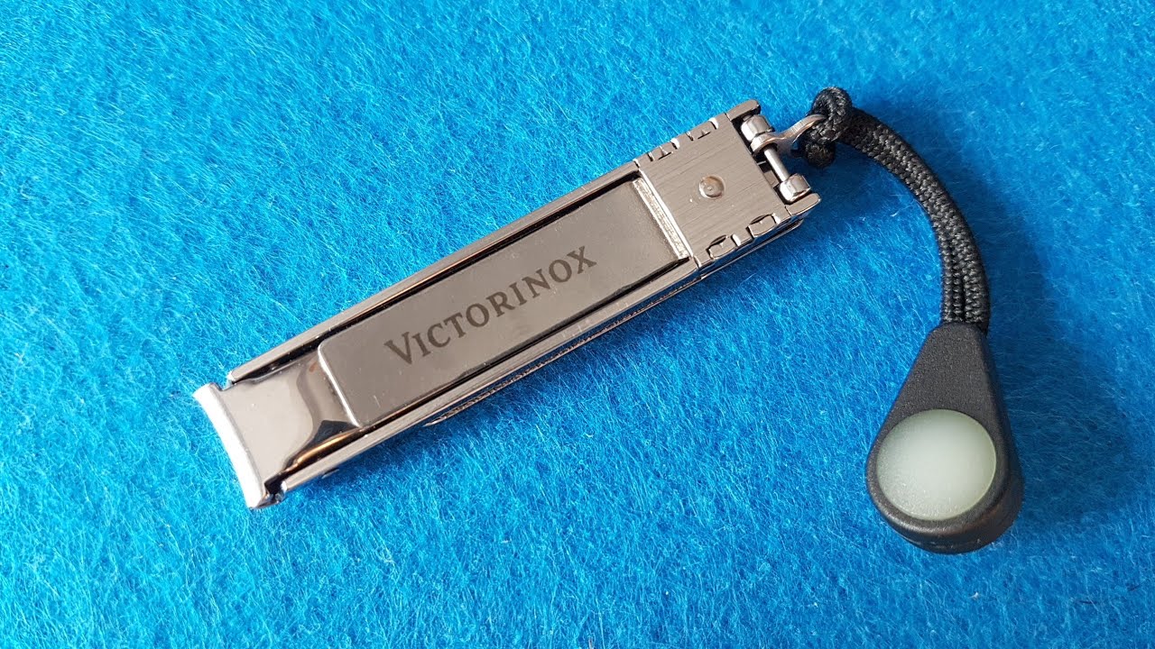Victorinox Multi Nail Clipper 8.2055.CB a escena: Compacto y funcional.