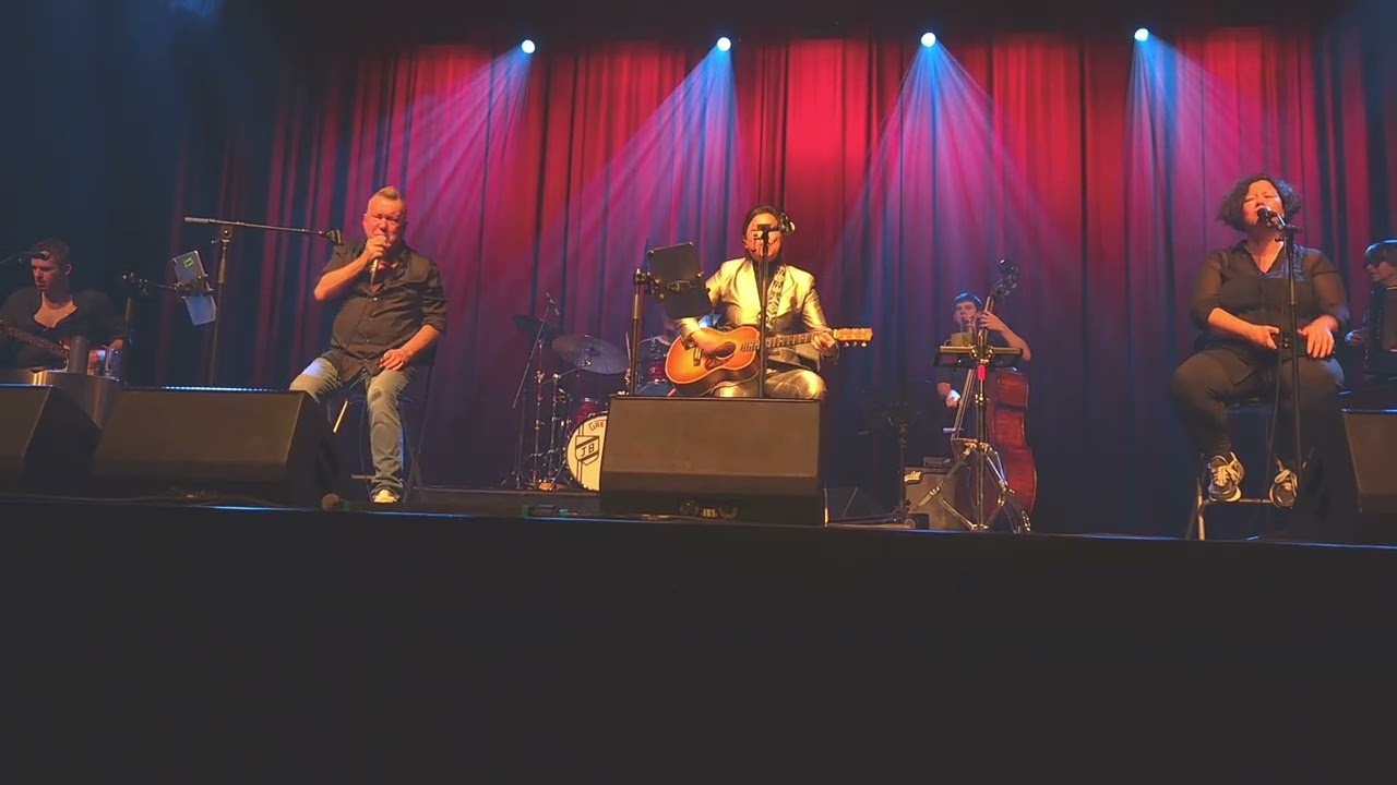 Bad Moon Rising (CCR cover)- Jane Barnes Band featuring Jimmy Barnes and Mahalia Barnes 