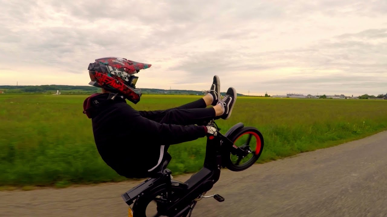 Sunset Wheelie Vibes | Piaggio Ciao Valle