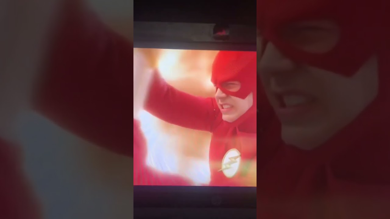 CW Flash всё ещё идёт?!? #шорты #мем