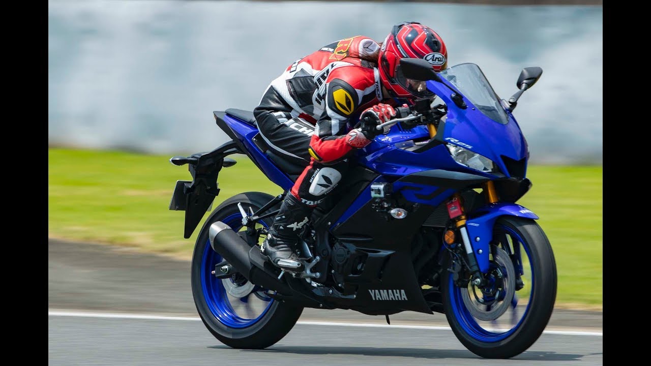 【最高速】ヤマハ YZF-R25（2019年モデル）で、大関さおりが最高速チャレンジ！
