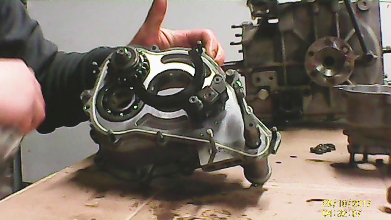 Hewland LD-200/LD5-200 5 speed disassembly time-lapse