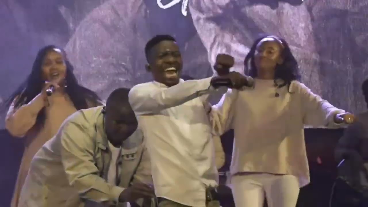 PRAISE MEDLEY - God Of The Impossible | Hakuna Mungu Kama Wewe Bwana | Wanizingira - Eugene Blessing