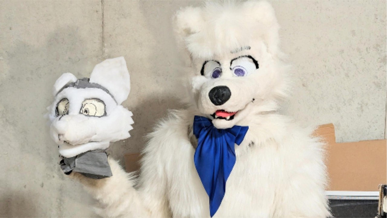 Making a Fursuit, IN FURSUIT! part 1