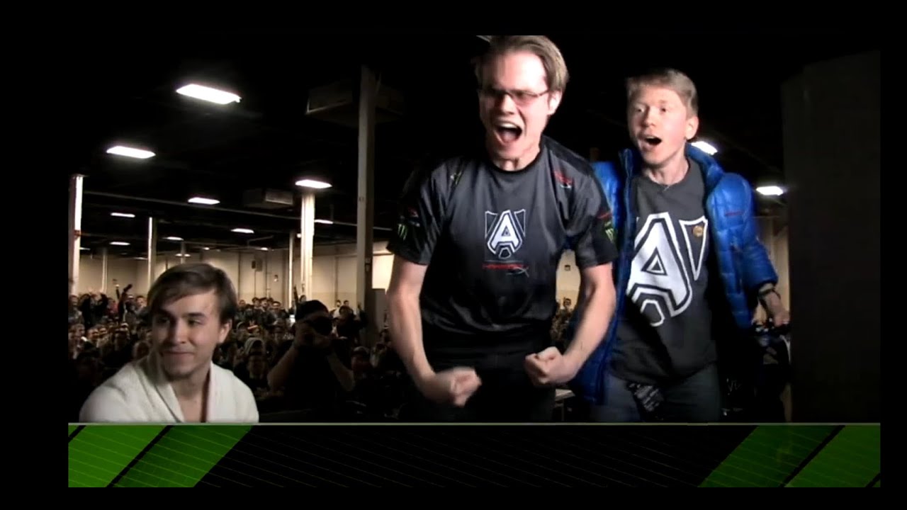 Безумное возвращение Armada 1 на 2 против Leffen/Ice - Apex 2015