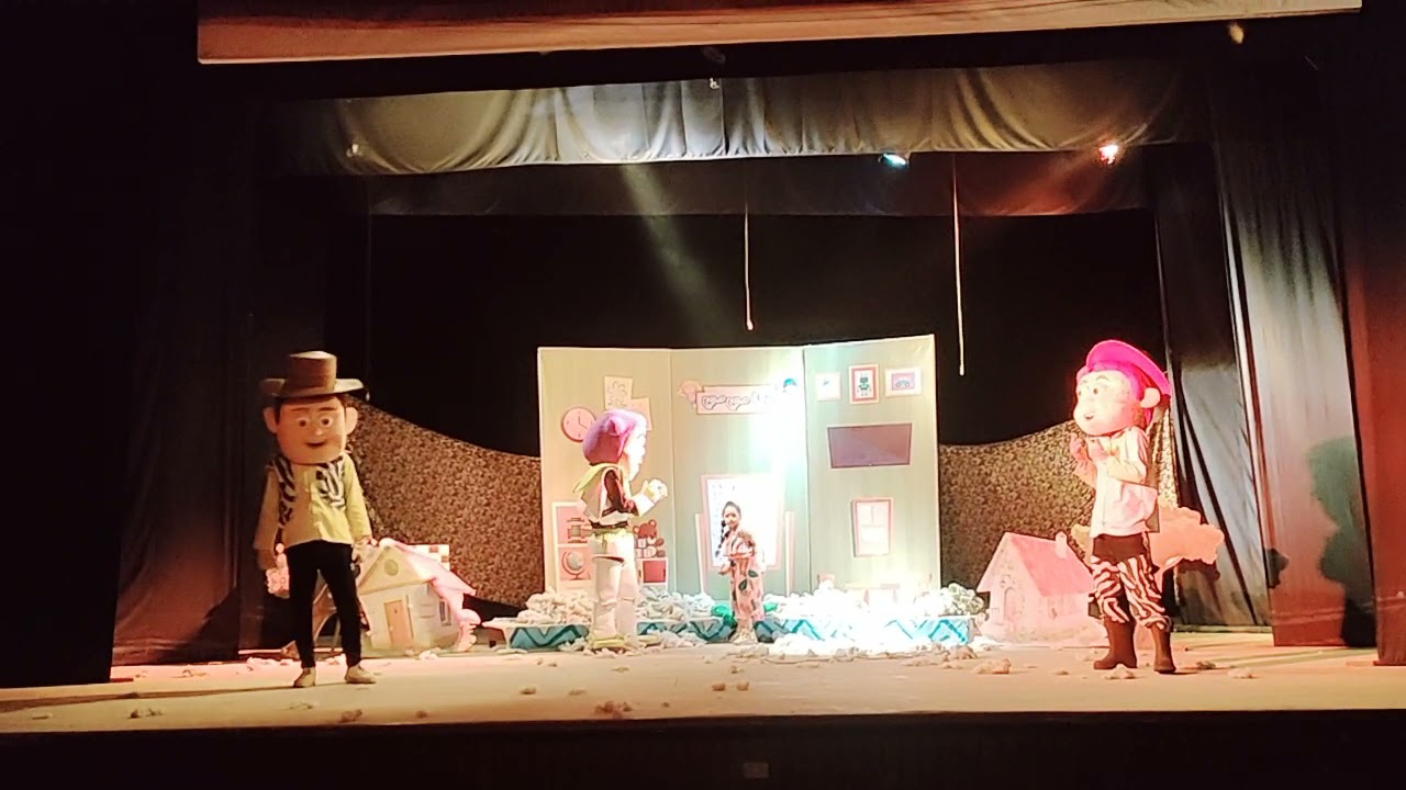 باظ يطير مع اودي وجيسي ولولا ف Toy story