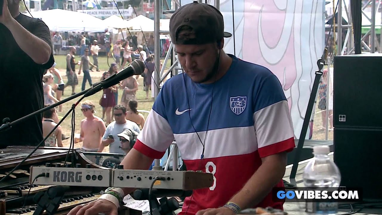 Twiddle performs 