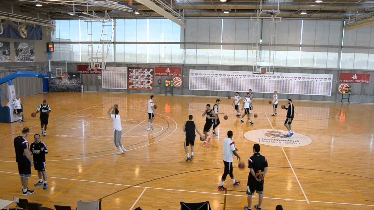 Ejercicio técnico Real Madrid para jugadores interiores-exteriores