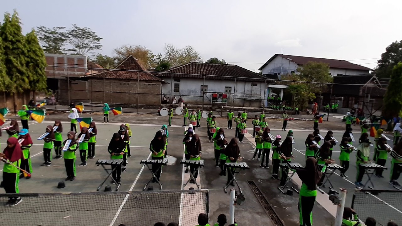 Latihan merching band oleh MIN 3 Boyolali