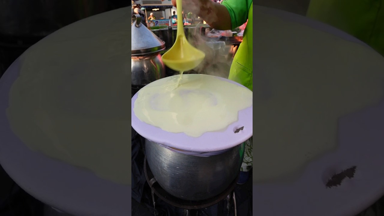The Most Famous Thai Steamed Pork Dumplings at Bangkok Street Food Thailand