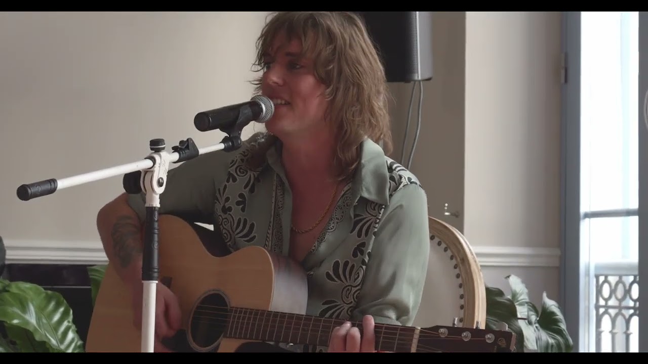 Luke Spiller: I'm With Her (But I'm In Love With You) 