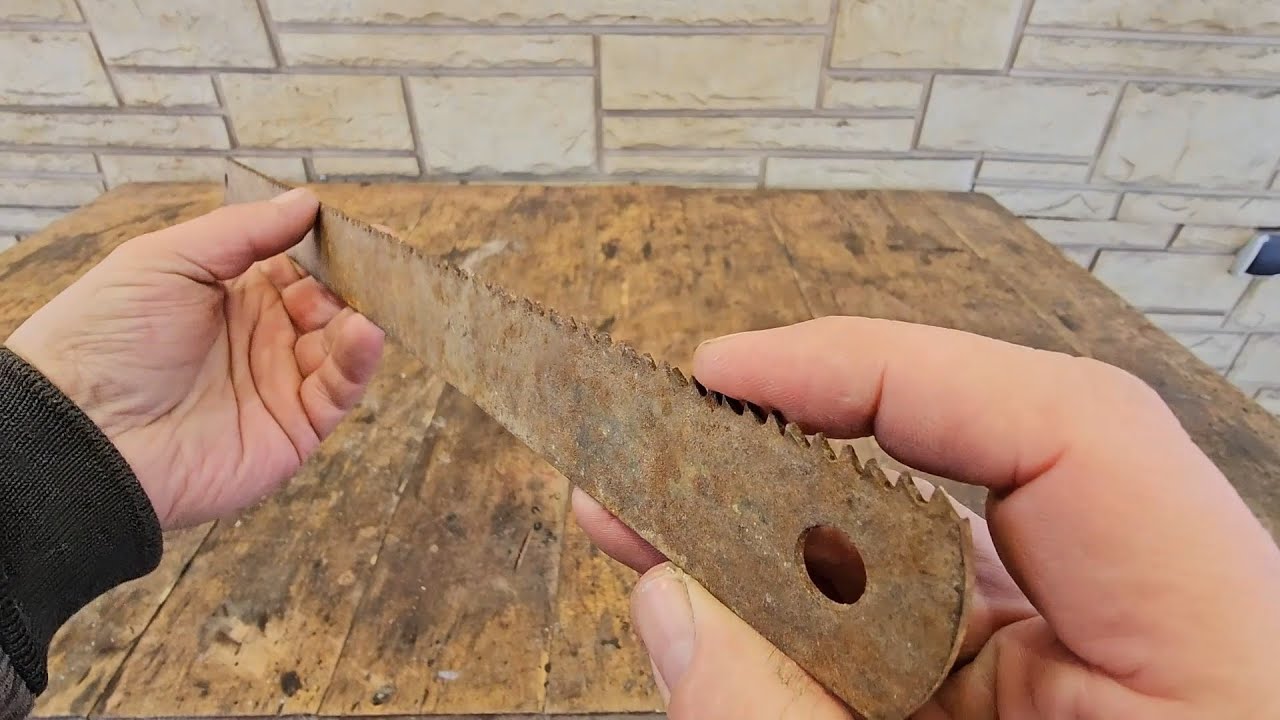 Never throw away an old saw blade. Brilliant idea.