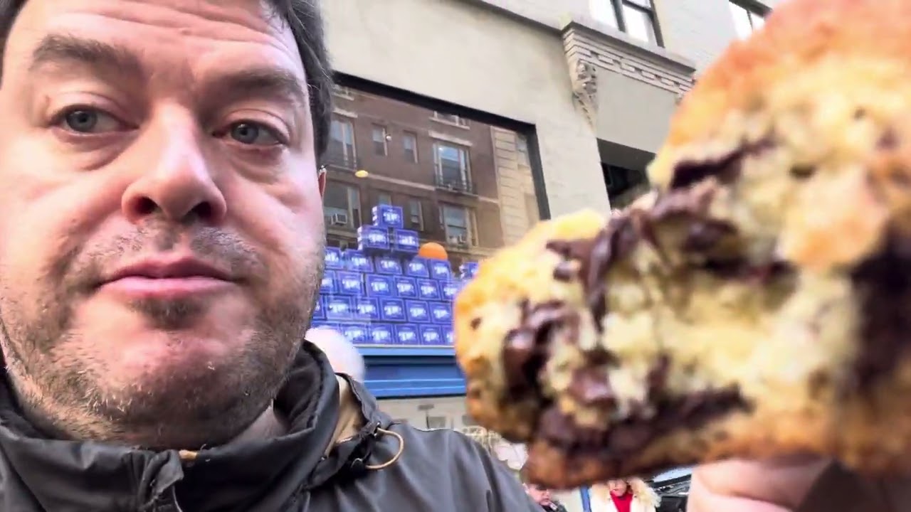 Probando las famosas galletas de Levain Bakery NY