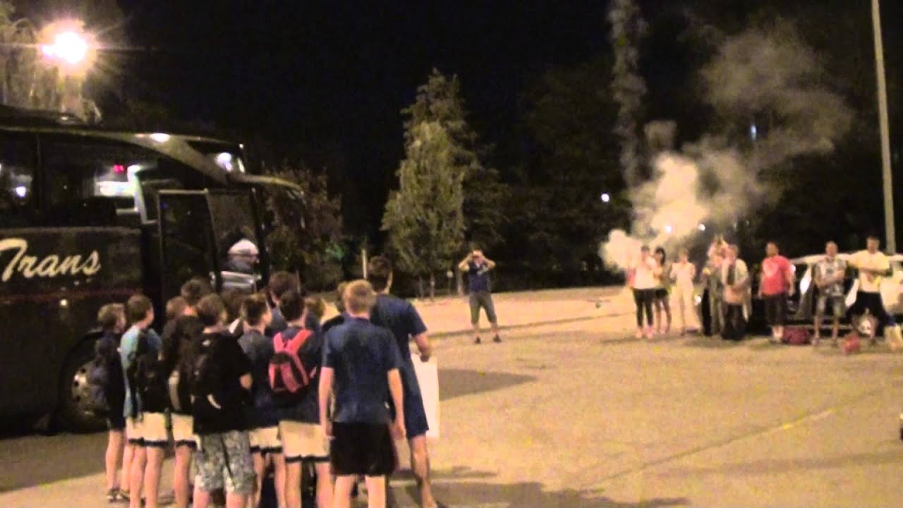 Powrót MISTRZÓW do Bydgoszczy i powitanie przez rodziców.