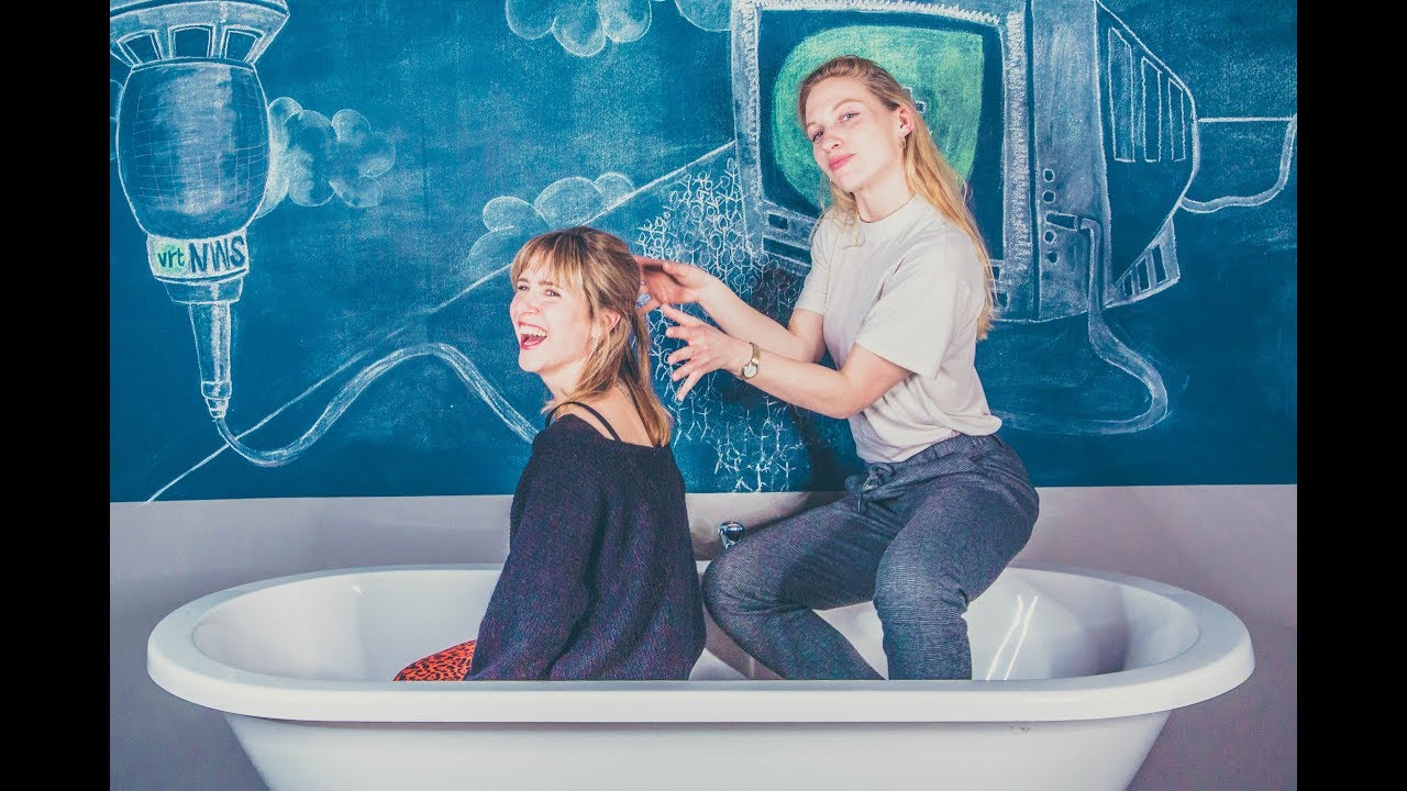 Dorianne in bad met Margot Hallemans