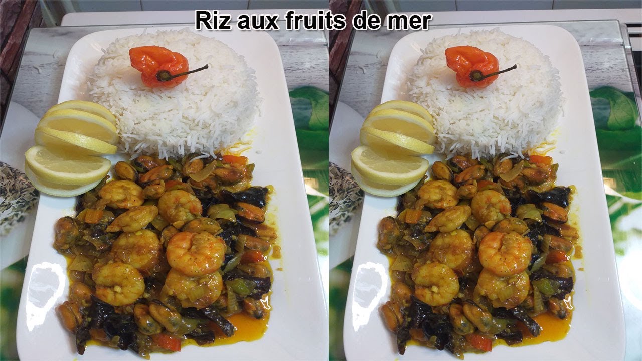 Riz accompagné de sauce aux fruits de mer