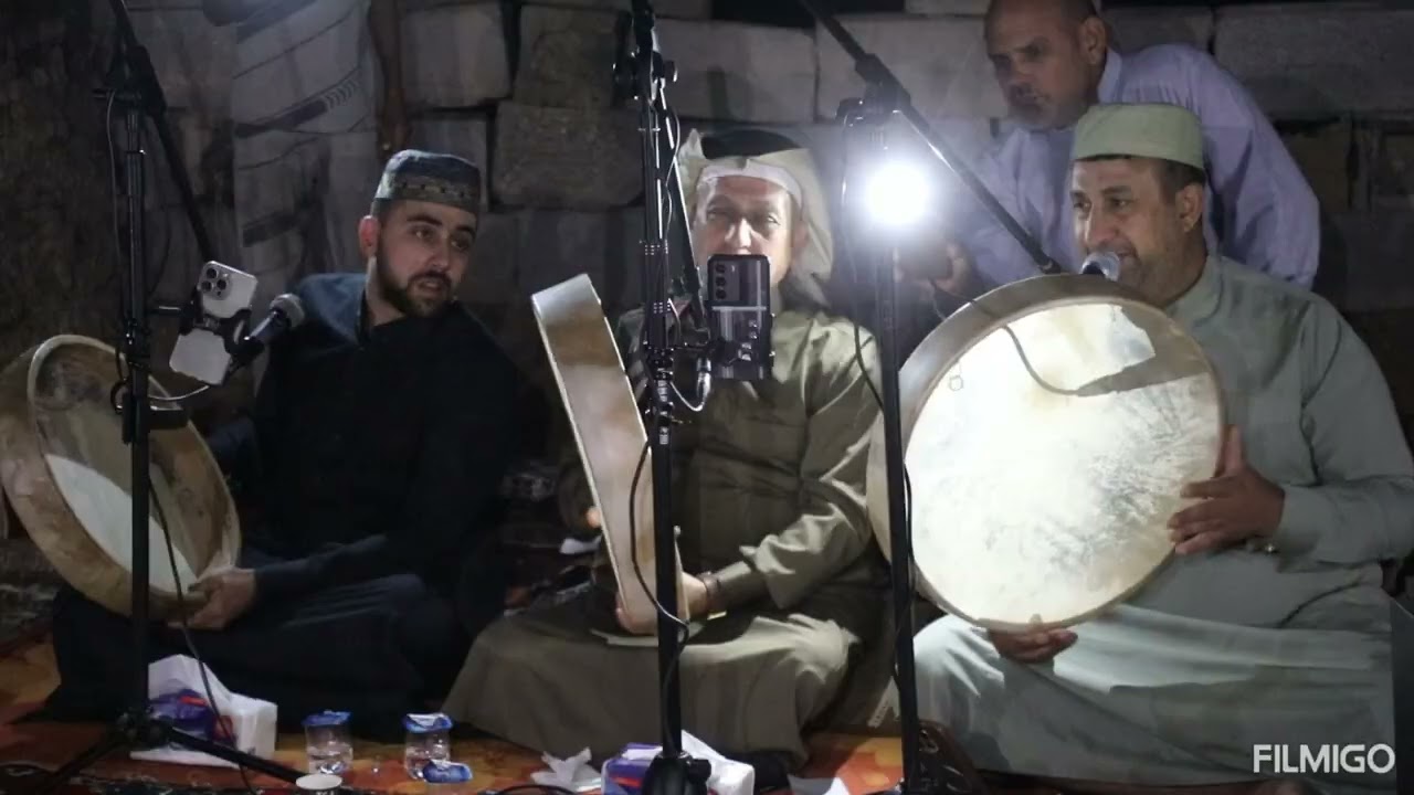 قصيدة ( عگلي شرد من راسي لمن الوالد ودعنا) بصوت المداح الحاج حسين الويسي في جزيرة البعساف 