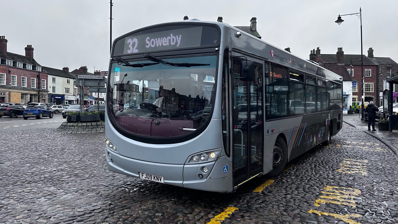 *ZF BEAST* Transdev York & Country 1867 FJ09 KNV on the 30X to York