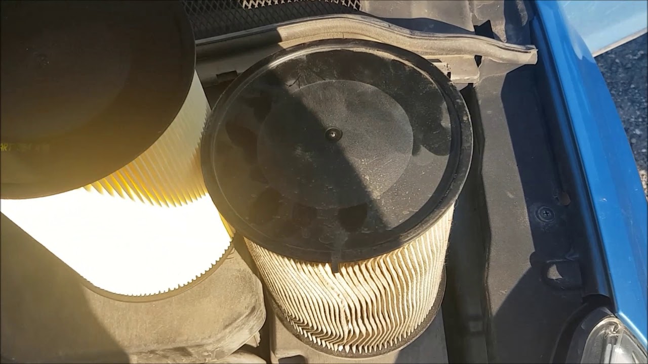 Wymiana filtra powietrza Ford Focus Mk2