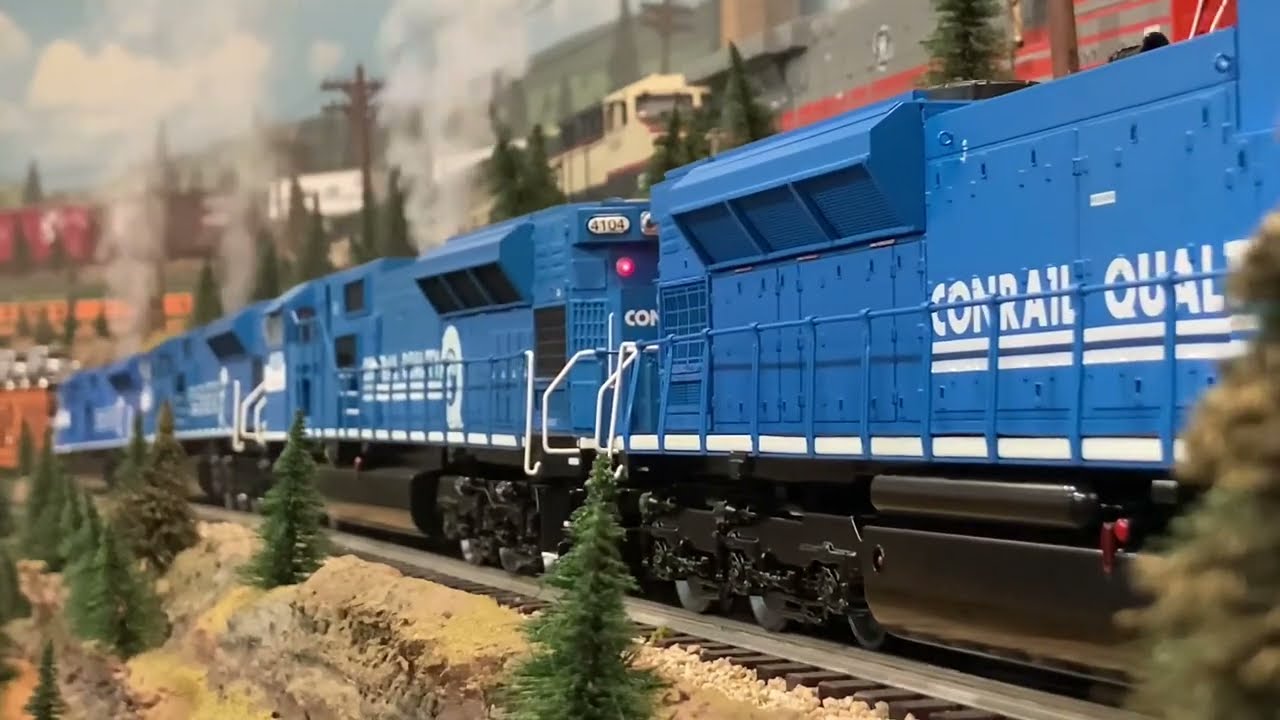 MTH TRAINS:  My CONRAIL BLUES with over 100 cars ...