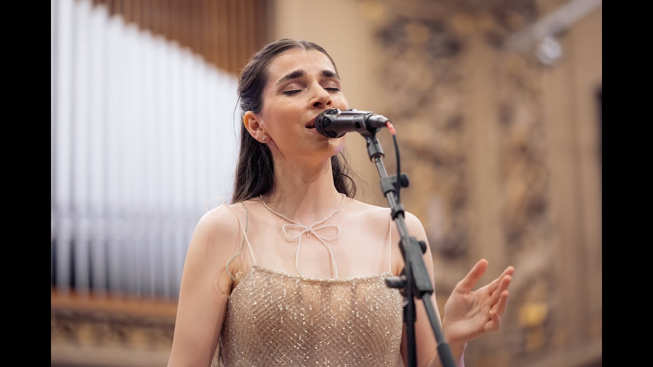 Alexandra Usurelu & Camerata Regala - Fata care chiar exista (live la Ateneul Roman)