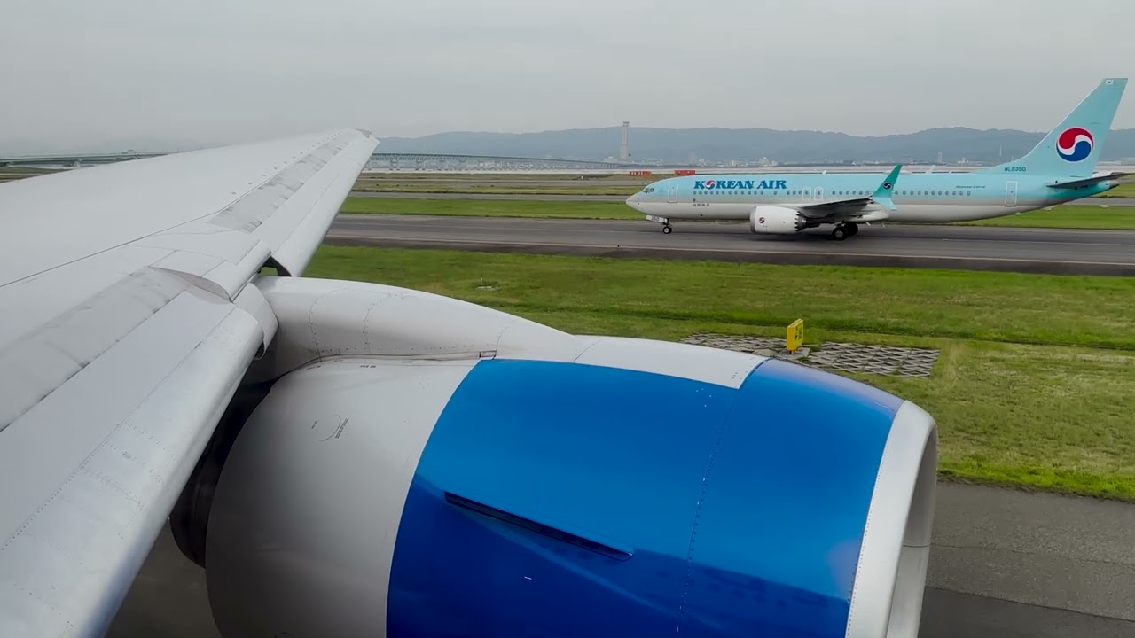 4K -- 777-200 KIX-Osaka Takeoff - United Airlines -- N228UA