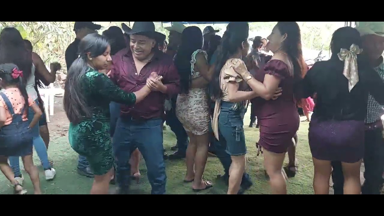 Mire mi compa que chulada de mujeres dw sam pedro  pinula😍