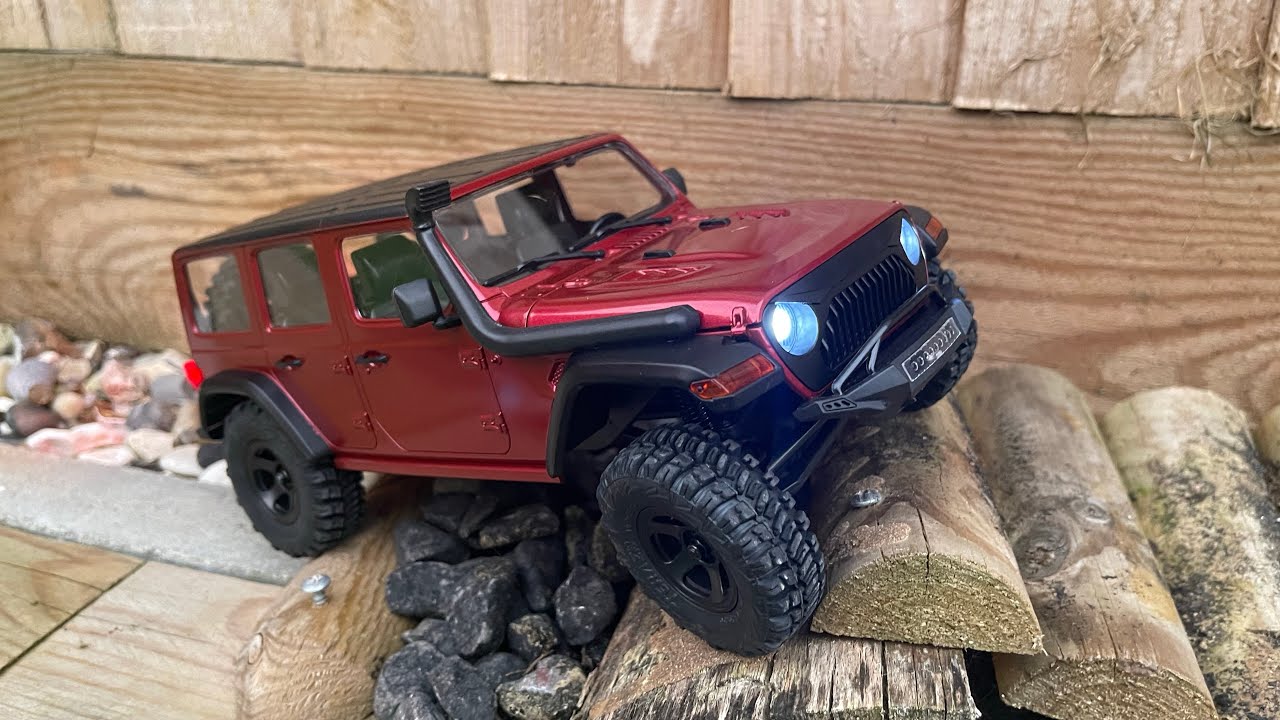 FMS 1/18 Toyota FJ Cruiser VS EASYRC 1/18 Thunderstorm - WHICH ONE IS BETTER?