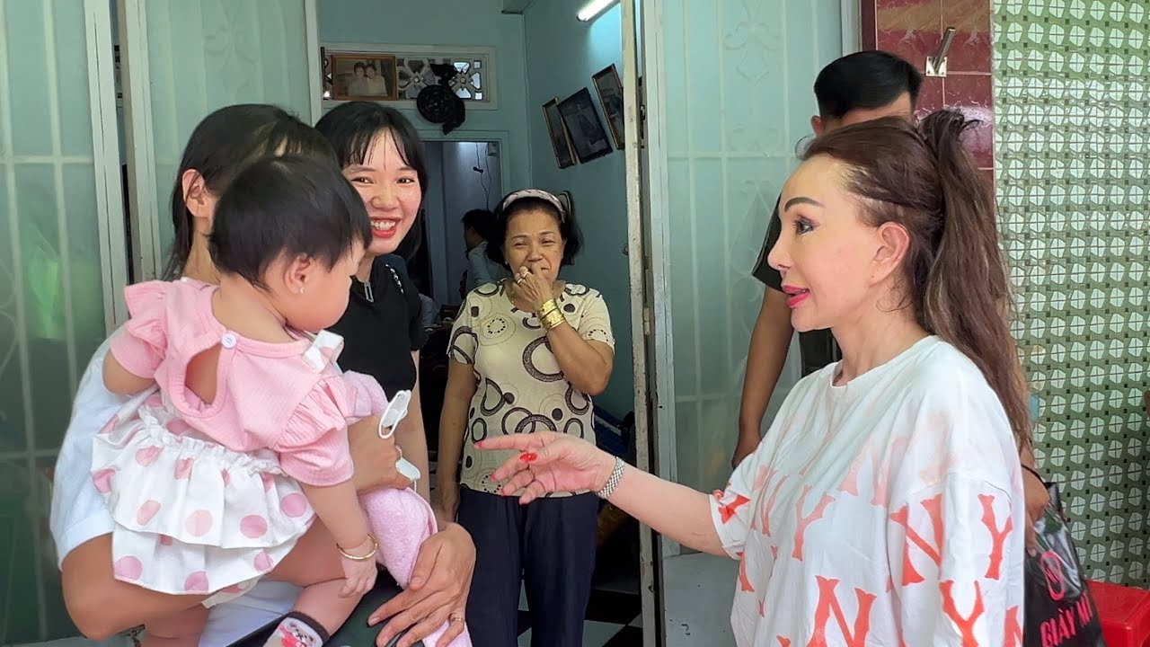 Lần đầu tiên hội Ngộ Thôn Nữ Miền Tây và Nhiều Youtuber nổi tiếng tại buổi tiệc mừng chị Kim Loan Về