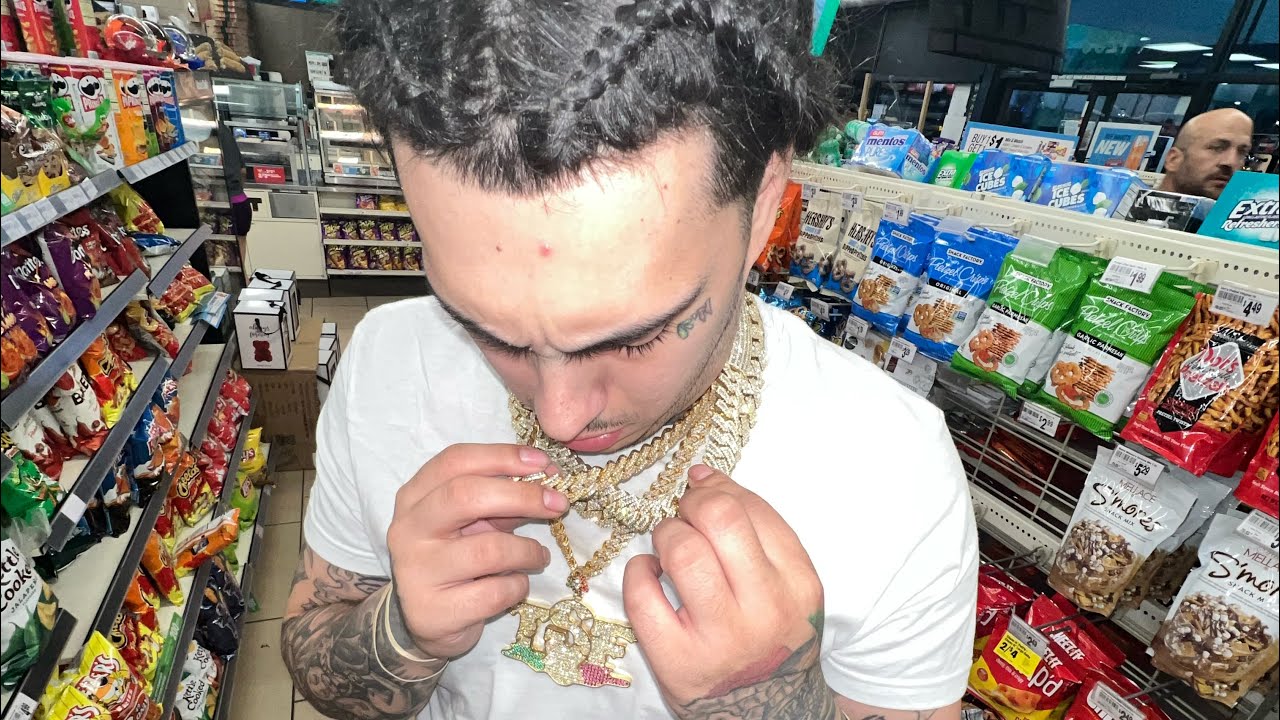 Peso Peso Spends $150,000 On Jewelry With “The Ice Champ” In Dallas TX 💎