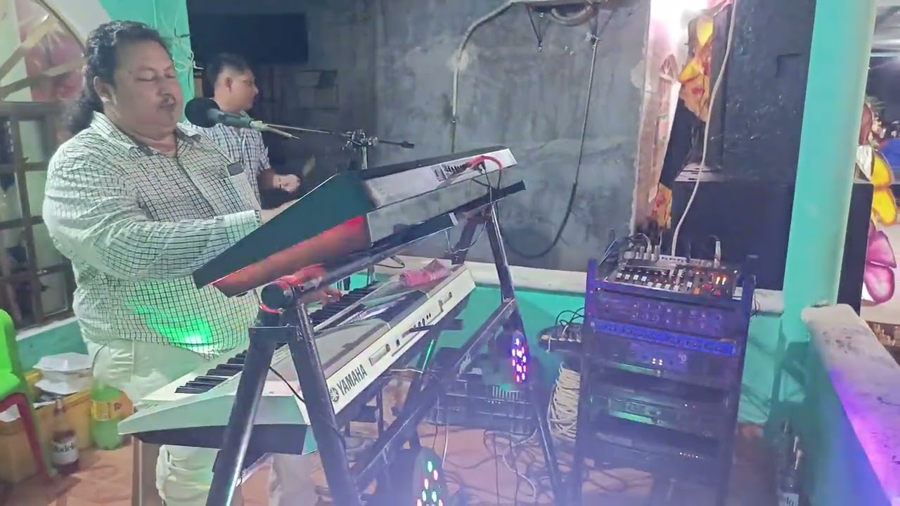 El Huracán de los teclados (Dame chocolate y te doy Bombom)