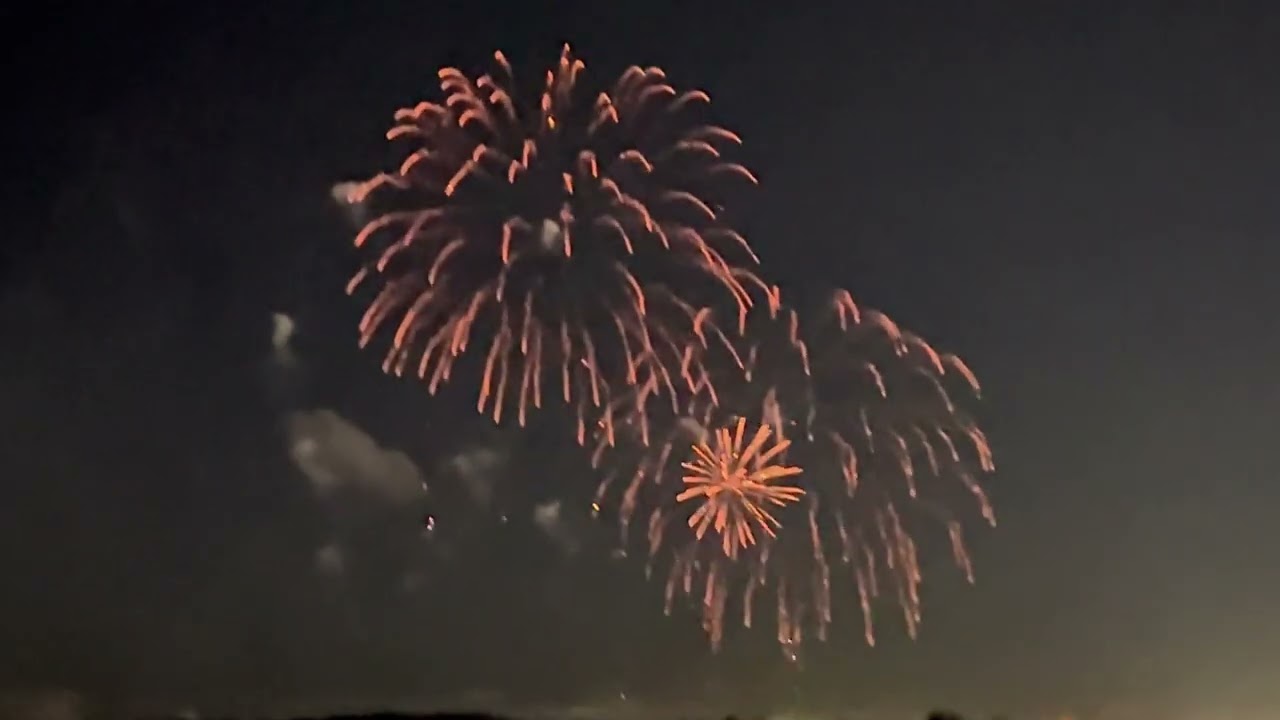 Toronto New Year 2026 Fireworks 🎆 Downtown Crowd & Harbourfront