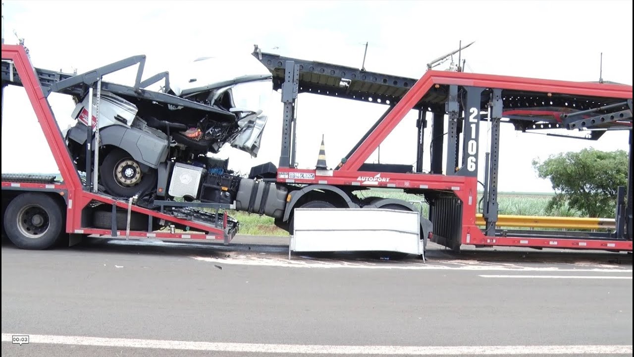 Acidente é registrado na rodovia Fausto Santomauro