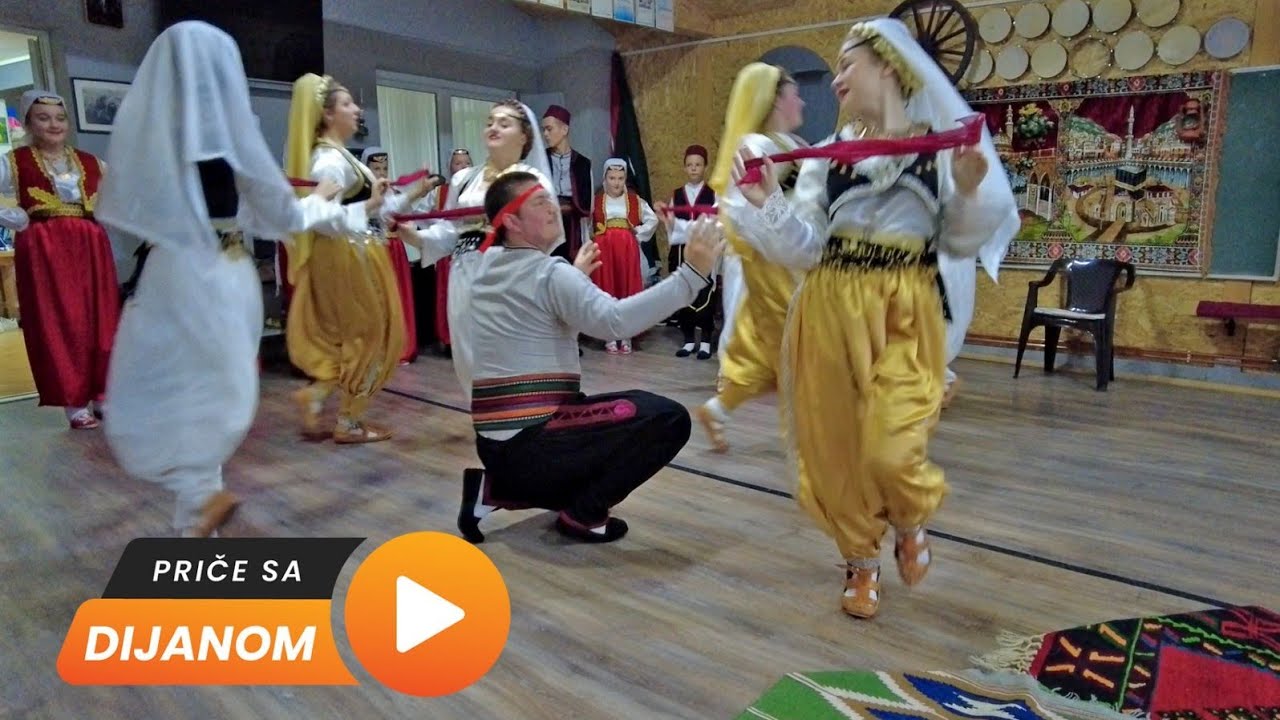 Kao nekada, momci i djevojke se uhvatili u  #kolo i #soto