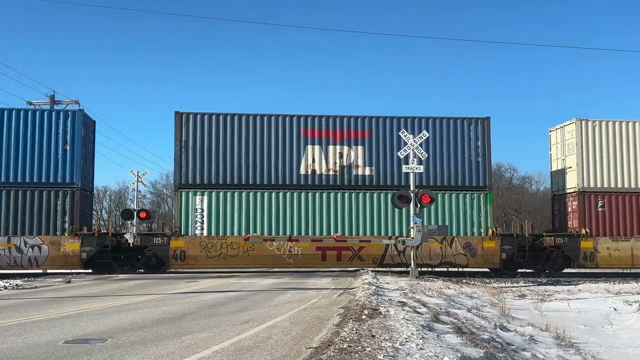 UP 8251 NB Manifest | 240th St E Railroad Crossing. Fairbult MN