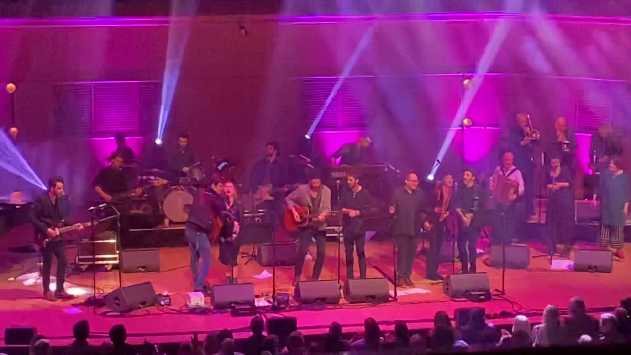 Roaming Roots Revue 2020, Dancing in the Dark