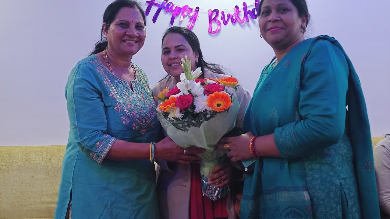 नए साल के दिन आज मेरे दोस्त का जन्मदिन है तो हमलोगो ने खूब मस्ती की जन्मदिन का जश्न मनाया