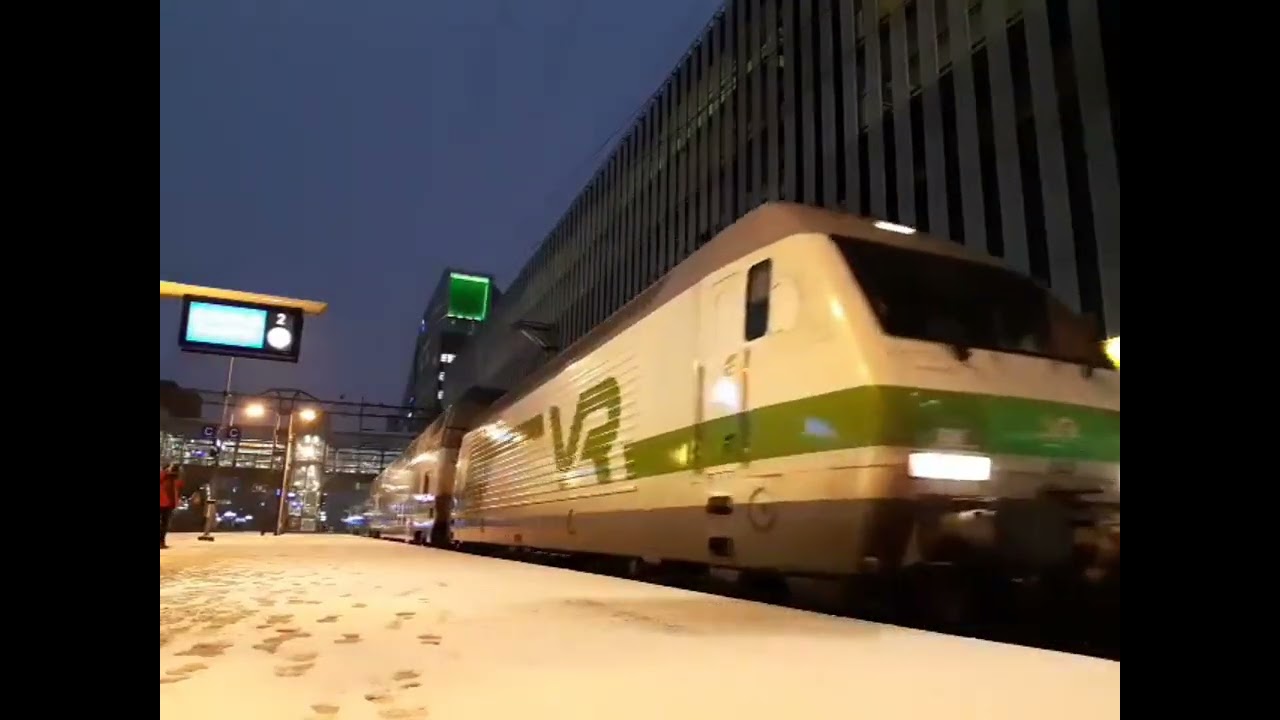 Takaisinheitto #1: Junia Tikkurilassa #1 / Throwback #1: Trains in Tikkurila #1