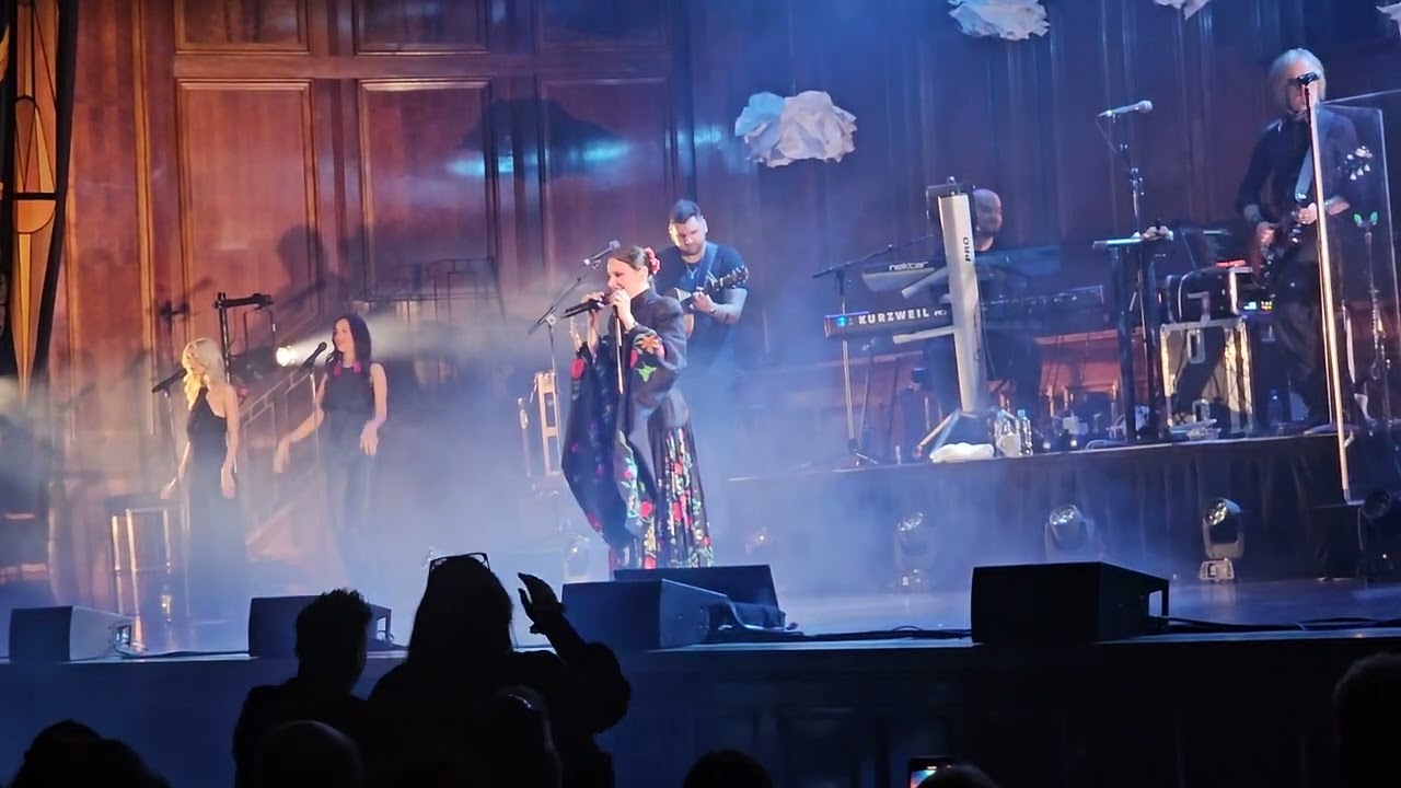 Tina Arena: Melbourne Town Hall: Sorrento Moon 26/4/2024