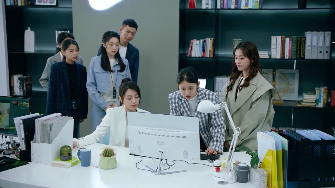 Bossed around by her new demanding colleague, Cinderella won her reputation back! | Cute Programmer