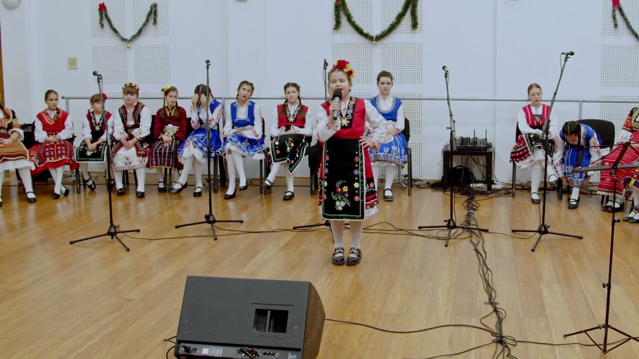 Калина Дамянова | Момиче бело, черноочко