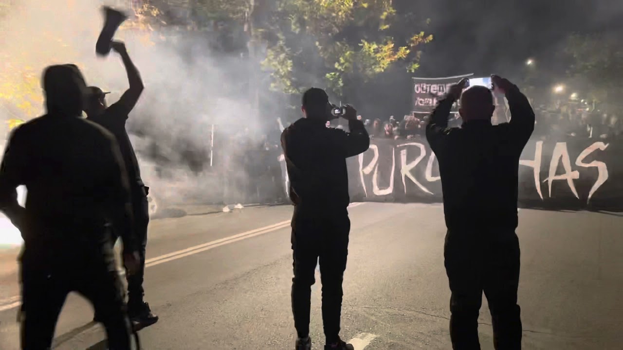 Corteo Peluza Sud inainte de FCU Craiova - CSU Craiova! Tot drumul ultrasilor pana la stadion