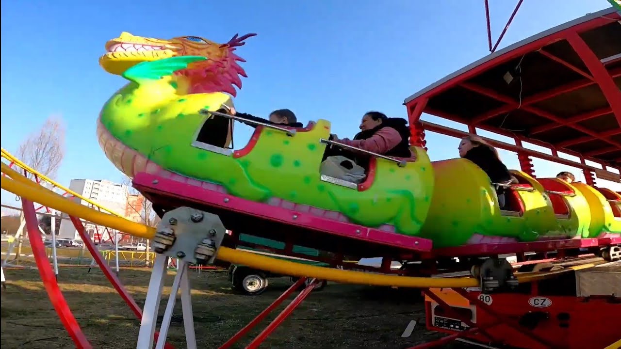 Kolotoče (pouť)v Ostravě - Dubina 2022 - Shrek (horská dráha) off-ride