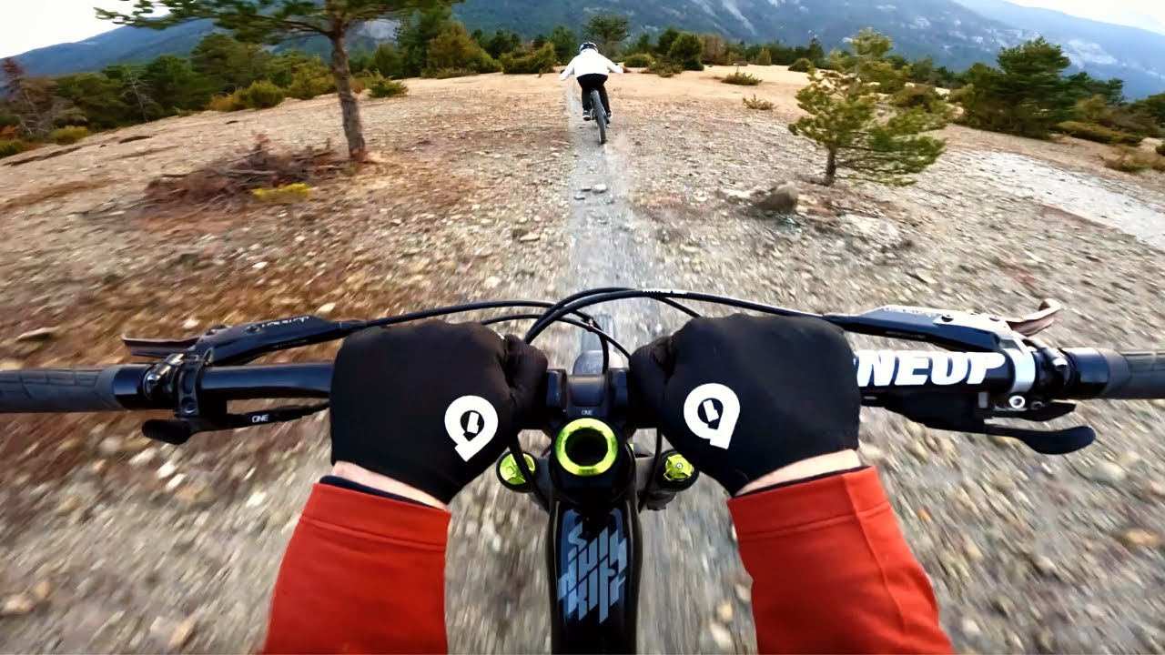 Going Really Fast down this Super Fun Enduro Stage