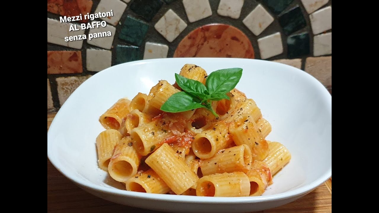 Mezzi rigatoni al BAFFO ma senza panna. Facili e gustosissimi.