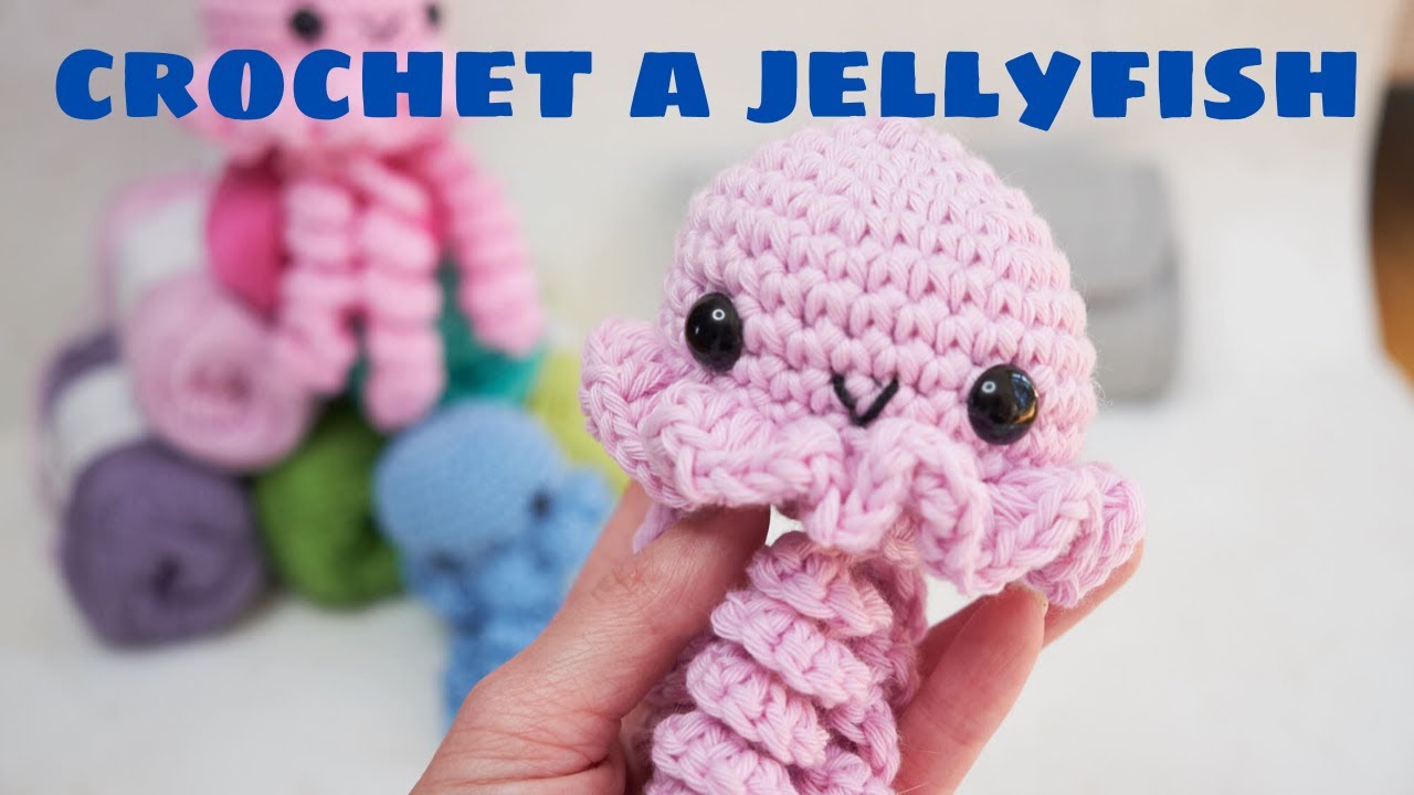 How to crochet a cute jellyfish! An easy amigurumi jellyfish pattern -